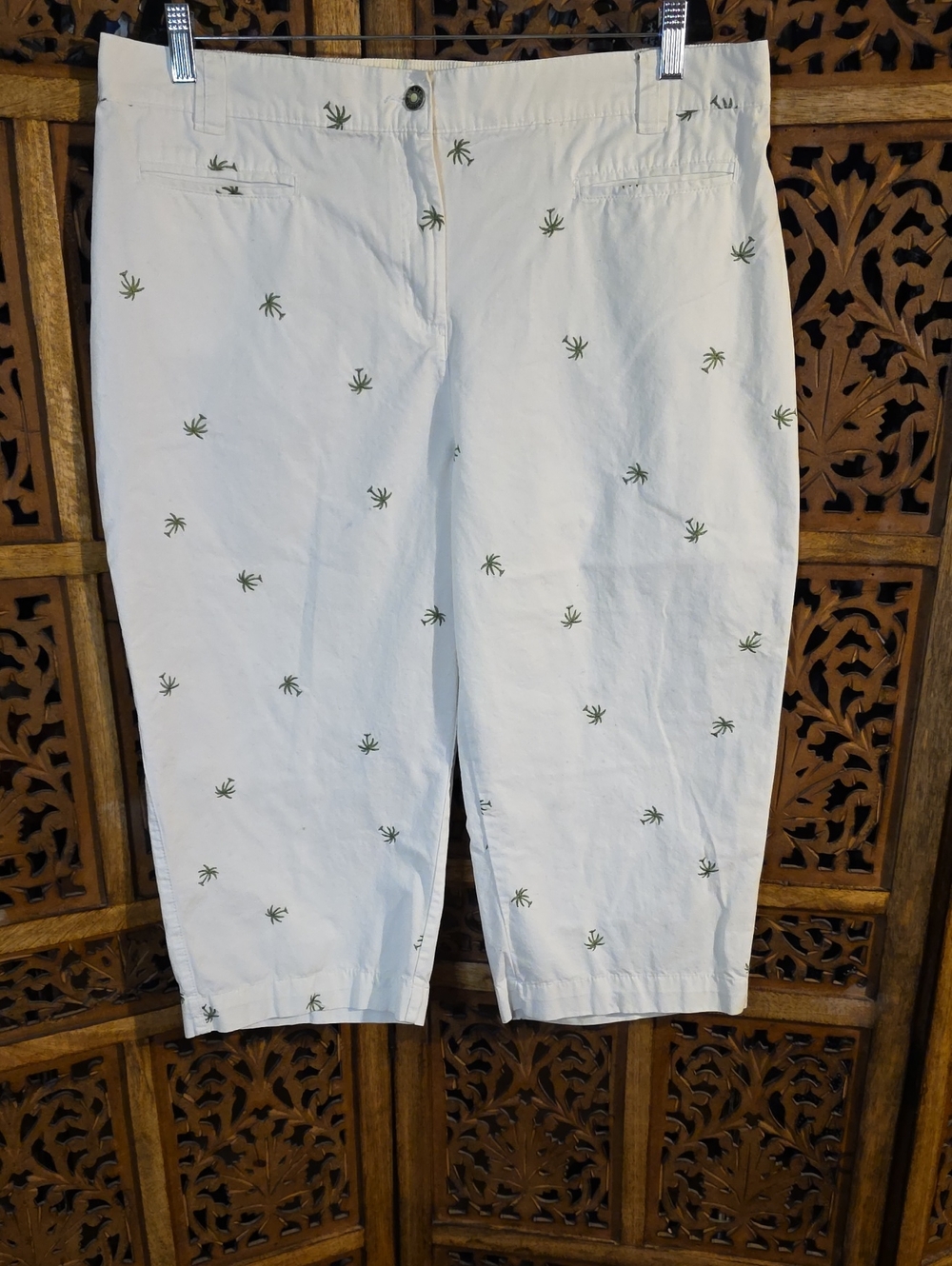 Basic Editions White Capris with Olive Embroidery